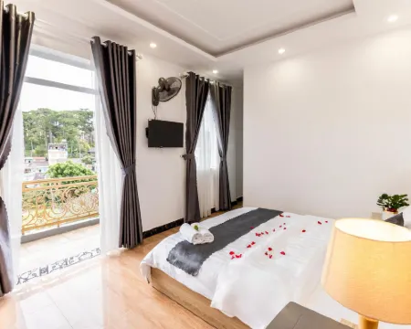 Hawaii Hotel Dalat ダラットのホテル