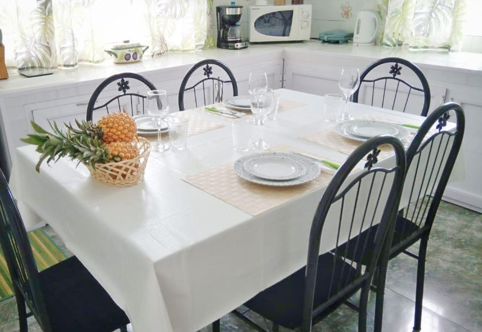 Hotel Villa Bella is 5 Mins from the Beach with Amazing Garden Overlooking the Pool, Dining, Restaurant