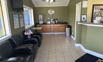 Super 8 by Wyndham Picayune