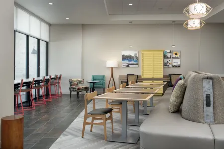 Home2 Suites by Hilton Flower Mound Dallas Отели рядом с достопримечательностью «Stay N' Play»