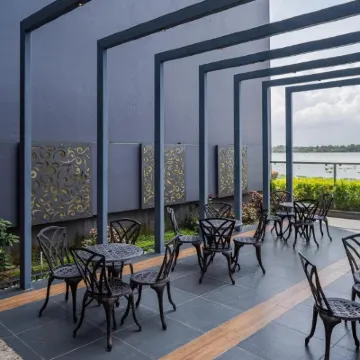 كينت باي ووتش سويتس الأماكن العامة Photos