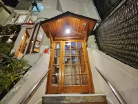 Hotel Sangeet 더 몰 로드 주변 호텔