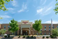 Hampton Inn Dahlgren فنادق في كولونيال