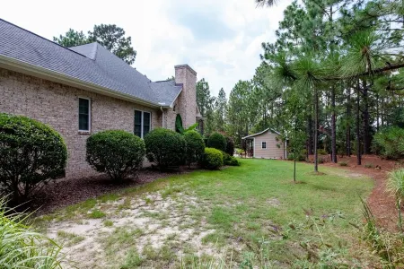 Pinehurst Vacation House w/ pool 9) beds