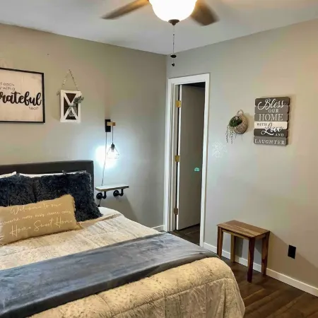 Beechside Breeze Luxury Condo with pool & hot tub