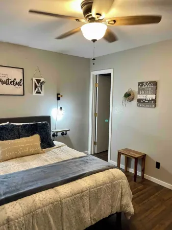 Beechside Breeze Luxury Condo with pool & hot tub Отели в г. Бич Маунтин