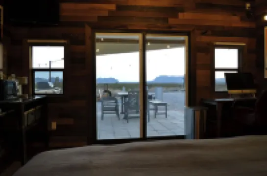 Pickleball Cabin with Outdoor Kitchen