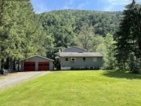 Creek Front Home with Private Access - Perfect for Kayaking, Fishing, and Hiking