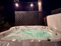 Good Life Cabin- EV-Hot Tub-Lake Access-Pups OK