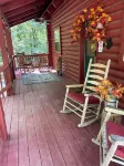 Log Cabin, Utk/Neyland, Smokies, 16Acres, FP, HotTub, Arcade, Fishing, Golf,Pets