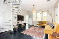 Spacious and Charming- Walk to Rainey Street