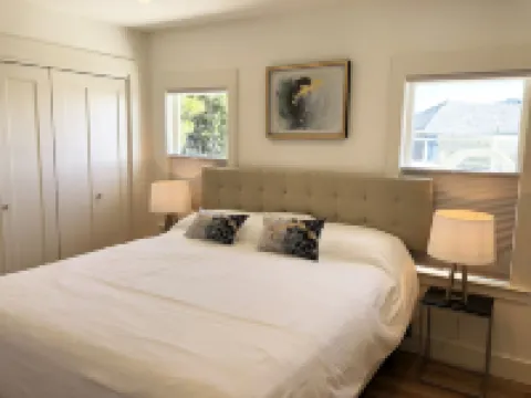 Newly Renovated 2 BR Apartment in the Heart of Sausalito Hotels in Sausalito