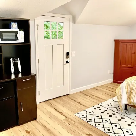 Private cottage located on The Carriage House Inn Estate