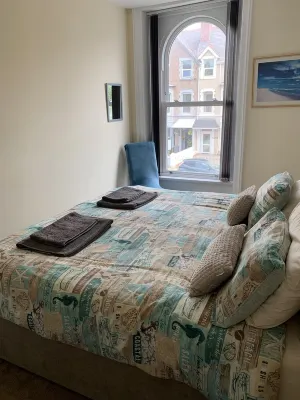 First floor, recently renovated central Llandudno apartment