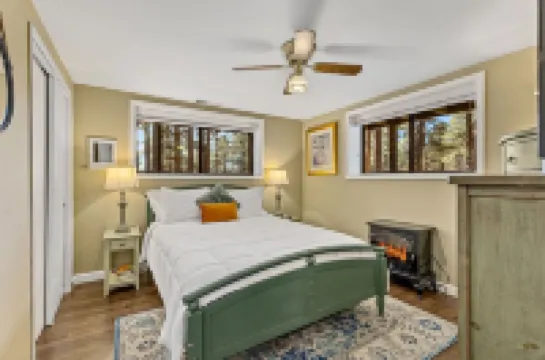 Cozy 5 Br 4BA Cabin Pool Table Game Rm 2.5 Acs BBQ Dogs on Way to Grand Canyon