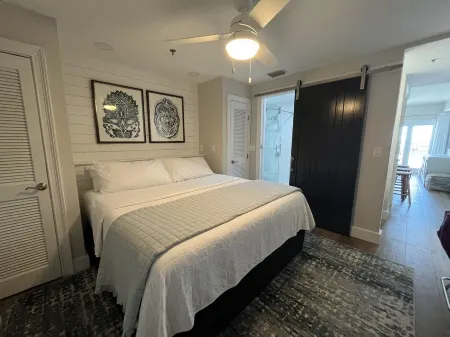 Luxury Condo With Beautiful Views