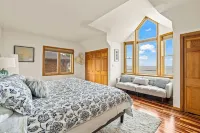 Stunning Lake View  and City Skyline View Property in Bay View Milwaukee