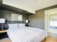 Modern Copake Falls Getaway Hotels in Copake