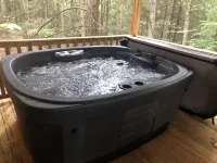 Wooded view-hot tub-5 min to Natural Bridge