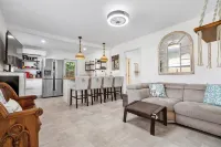 Private centrally located Fort Lauderdale cottage