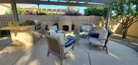 Desert retreat with private heated pool & golf cart. Goodyear AZ. Отели рядом с Litchfield