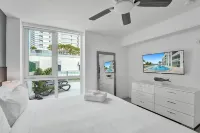 Luxury Condo On The Beach. Huge Private Balcony. 5-Star Amenities