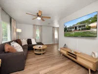 Charming Home Close to Downtown, Fully Renovated Hotels in Polk County