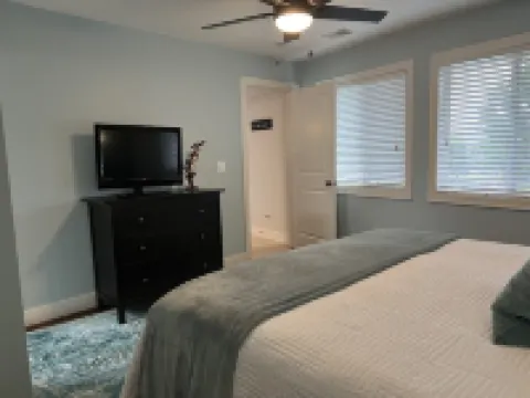 Celestial Pointe Condominium 1 Bedroom 1 Bathroom, Sleeps 4 @ Northern Lights Hotels in Douglas