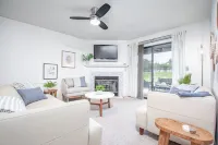 Awesome Newly Updated in Gated PT Royale. 1ST FL  2 Br 2 BA Condo. Golf Discount