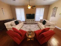 The Landing at Main Street Suites: Cozy apartment in downtown Van Buren, AR