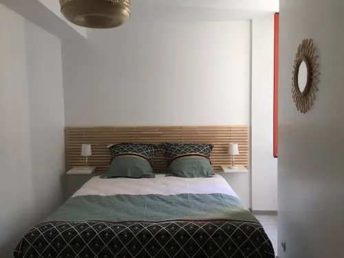 Apartment historic center MONTBARD - 1 bedroom "Chez Delphine et Guillaume" France Hotels in Montbard