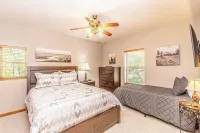 Large, Luxury Condo in Gated Community with Mountain & Golf Course View