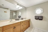 Storybook Home in Downtown Stuart 스튜어트 센터 주변 호텔