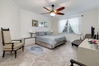 "Pelican Nest"Private Beach & Bay access & Pool 4bedroom 3bath - 4-Star
