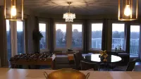Stylish Oceanfront Escape 2 Master Suites King Bed