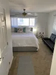 Amazing Lakefront Home with a Private Beach, BBQ, Balcony, Fireplaces & jacuzzi