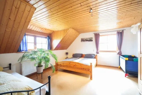 Bright apartment "In the Green" for 6-8 people near Lake Constance