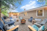 Hot Tub - Fire Pit- Arcade Games - Bungalows