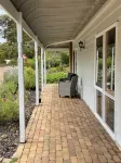 Stylish Coastal Hamptons home, 5 mins from Metung Village