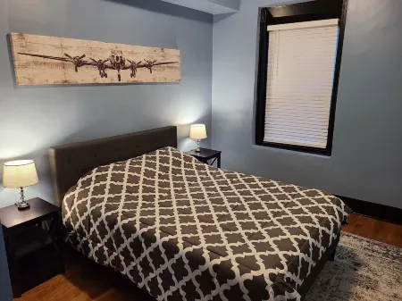 523 C - Historic Downtown Apartment above Brewery BBQ Restaurant - 2 Bedroom