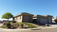 Getaway at Hopi; Luxury home w/secure garage parking for boat/trailer/toys