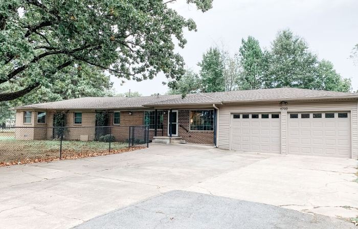 Wonderful Saline County 3-Bed, 4 Bath Off I-30 Lots of Restaurants & Shopping!!!