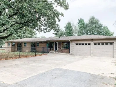 Private 3-bed, 4 bath home just off Interstate 30 with restaurants and shopping!