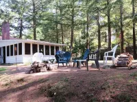 Waterfront camp on quiet part of Lake Winnisquam, dog-friendly, w/dock Hotels in Meredith