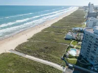 Aquarius 201 - Renovated 2 bed / 1.5 Bath Beach Condo with bay view!!!