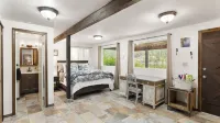 Garden Cottage Getaway on the Pend Oreille River! Pet-Friendly! Close to Skiing!