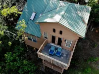 Year-round Mountain Views,  Pet Friendly  Just 5 miles to downtown Blue Ridge