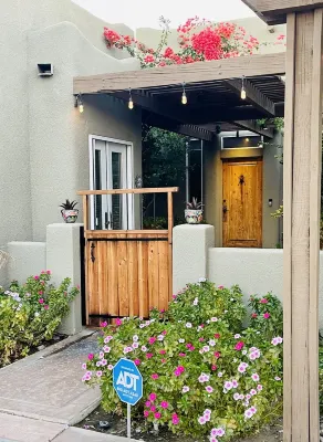 Perfectly Located Fully Remodeled Desert Casita Hotels in Bermuda Dunes