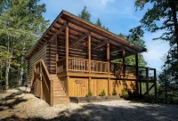 Cliffside Cabin 2 King ALCOVES, Hot Tub, Cargo Net