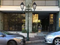 Penthouse for 2, top location, sea view, parking, elevator, air conditioning.